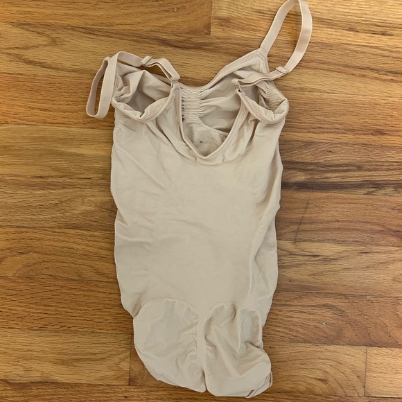 Skims Seamless Sculpt Bodysuit in Sand - Picture 4 of 5